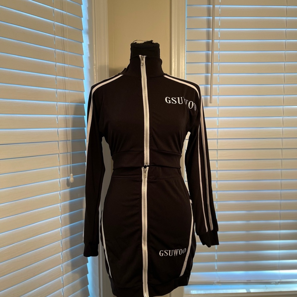 Gsuwoo Skirt Suit